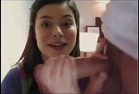 Miranda cosgrove masturbira video! lažni video - ekskluzivni ekskluzivni miranda