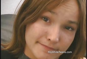 Hairy teen pokazuje busha mlade watch