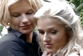 Ruski porno na internetu za mlade na sretan dječak