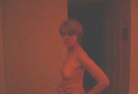 Možda porno igre sa suprugom trake i masturbira strip mladi porno online