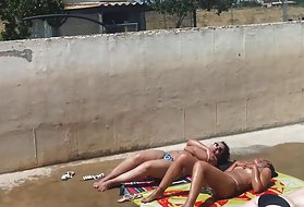 Video porno ruske djevojke, unutarnja tri uhvatiti sunčati u toplesu
