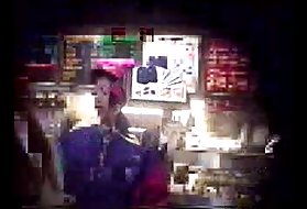 "djevojčica je mcdonalds nosi vibrator za daljinsko upravljanje,